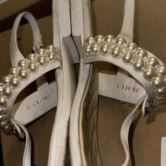 Authentic Chanel thong sandals with pearls - Picture 4 of 8